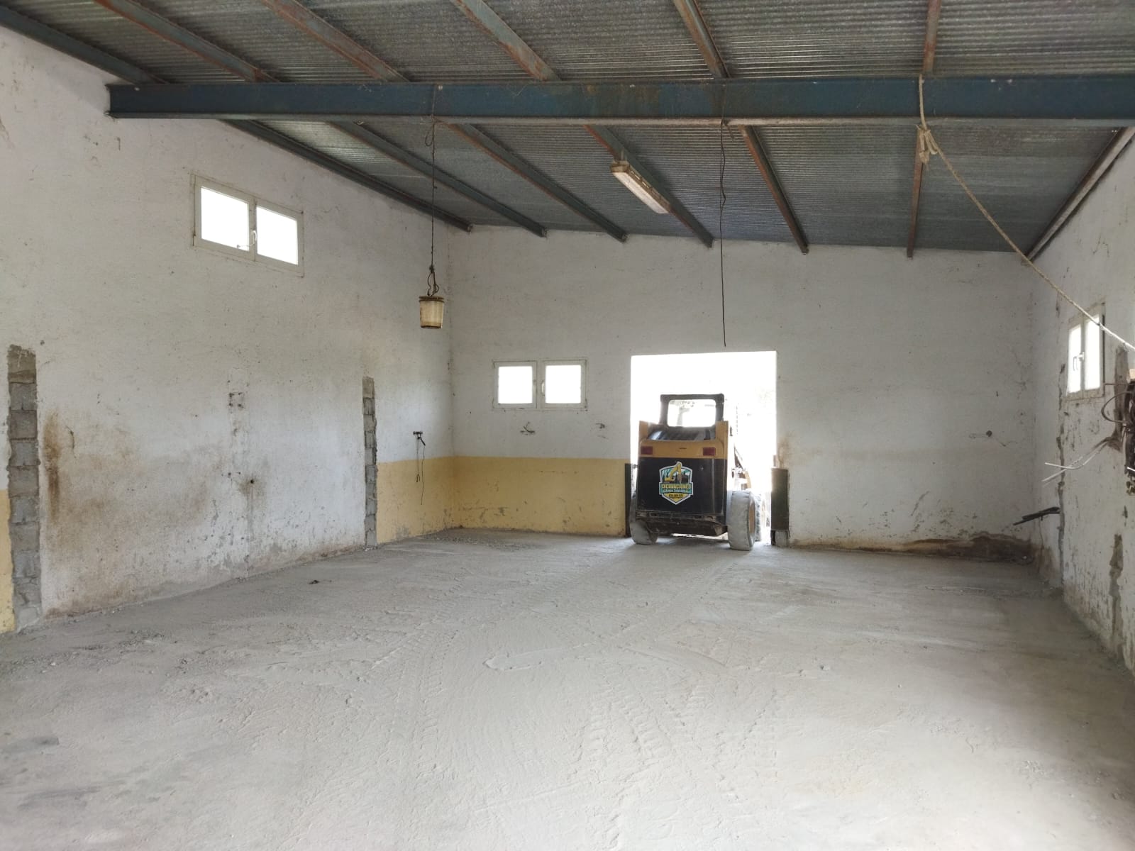 Nave rural ya acondicionada con interior diáfano y suelo nivelado